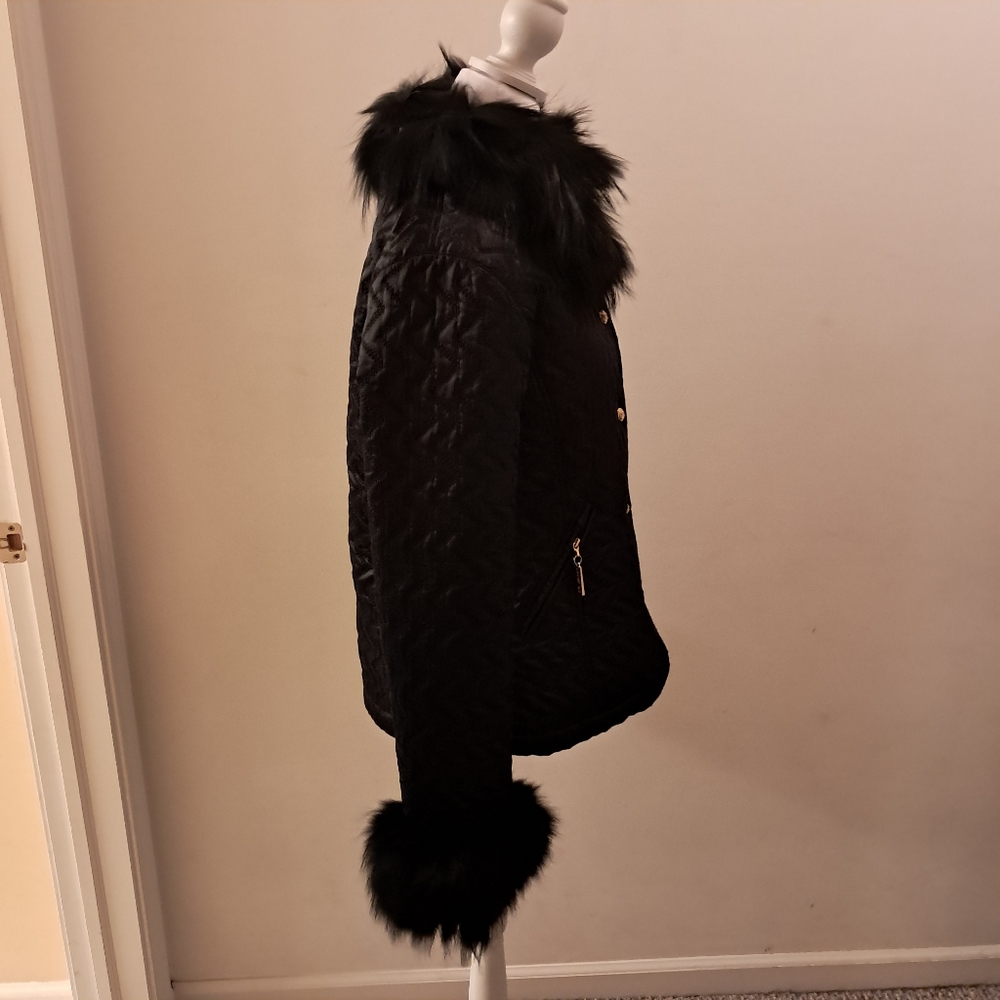 St. John Coat Women's Medium M Black Quilted Designer Fox Fur Luxury Statement - Picture 4 of 16